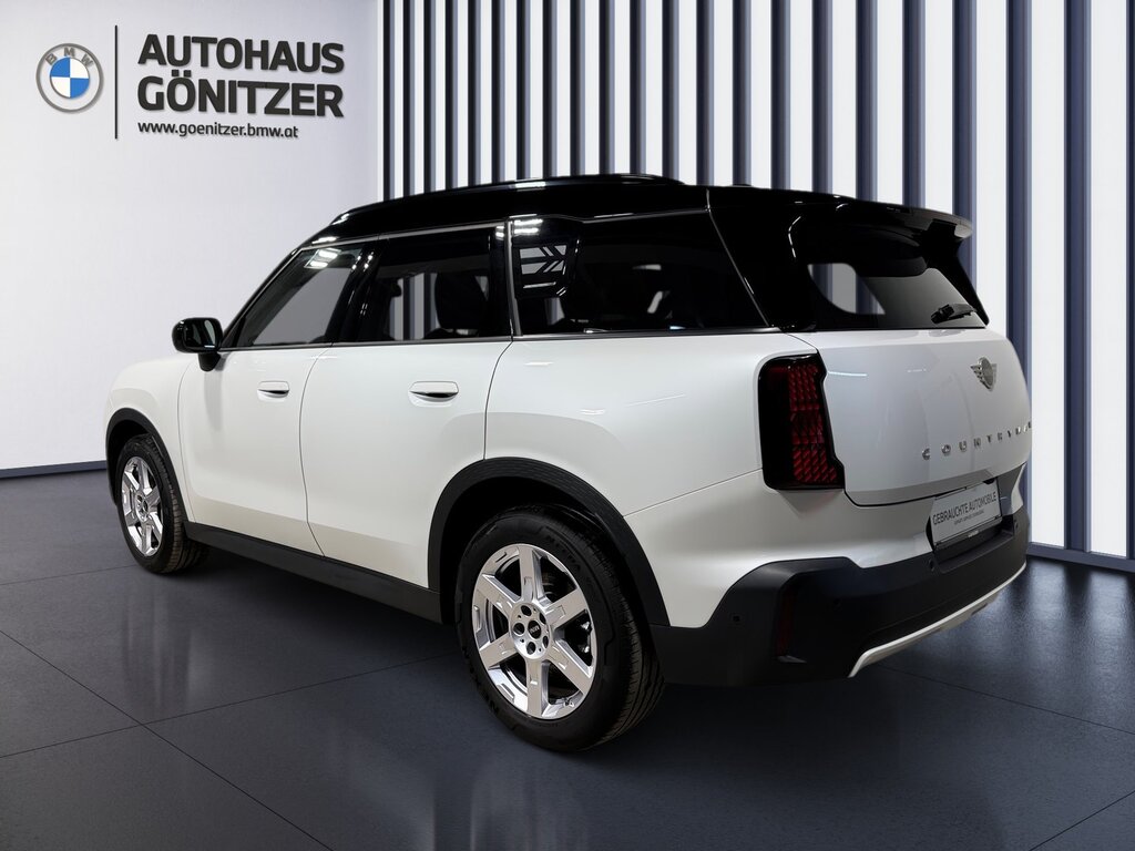 vehicle-2780390-10-2