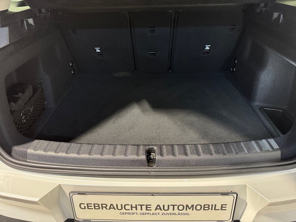 vehicle-2780390-11-2