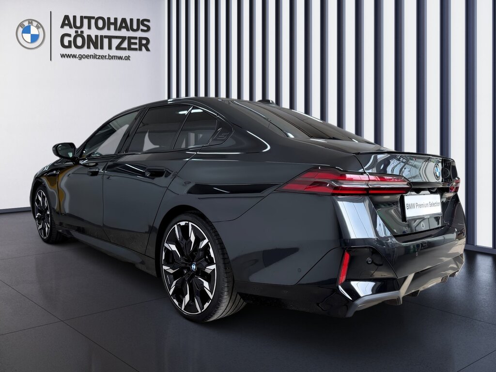 vehicle-2838980-10-2