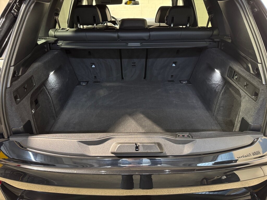 vehicle-2887369-11-2