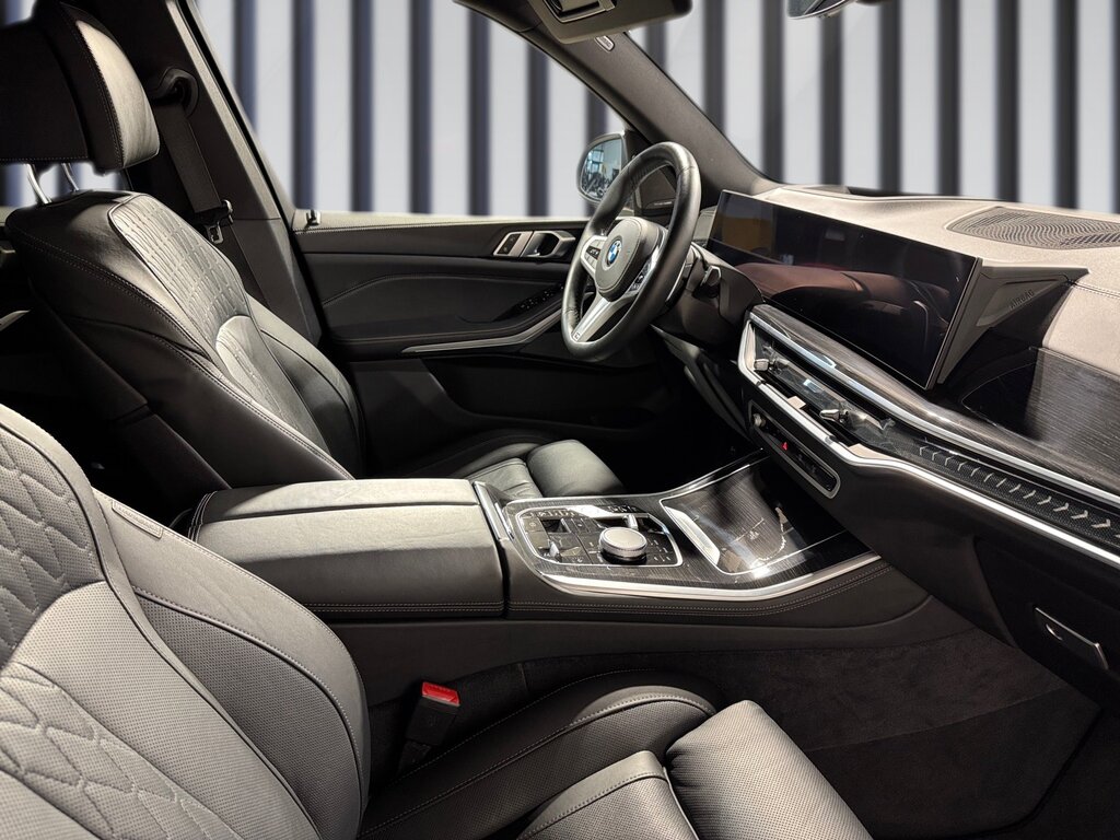 vehicle-2887369-13-2