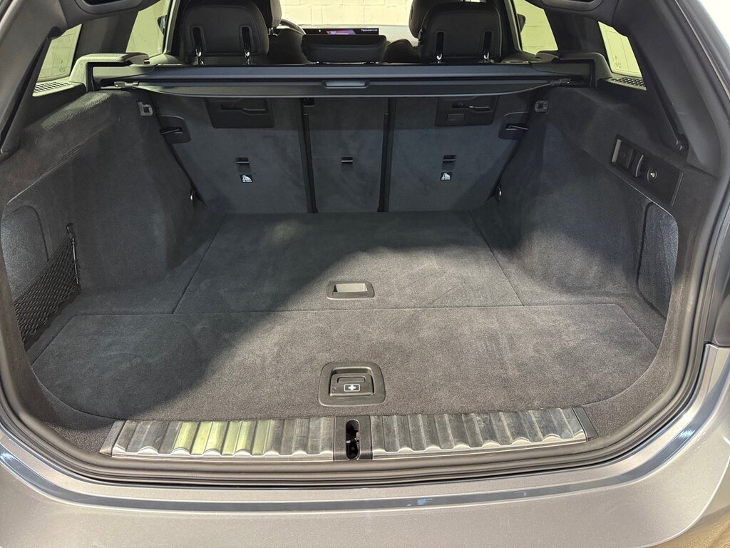 vehicle-2920048-11-2