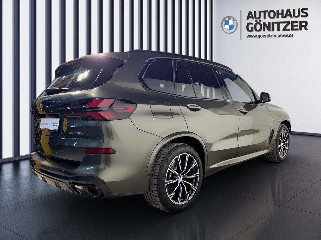 vehicle-2968856-12-2